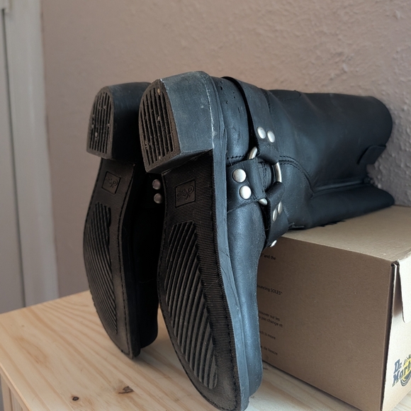 Black Leather Motorcycle Boots - Picture 8 of 9